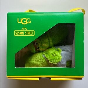 Sesame street x UGG Oscar booties